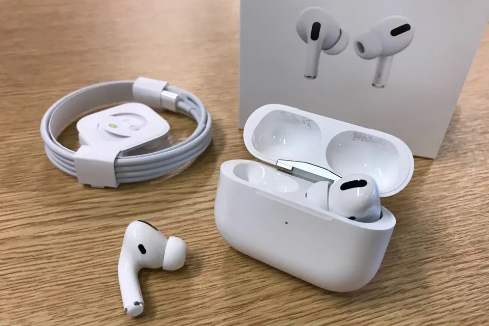 Почему стоит купить Apple AirPods